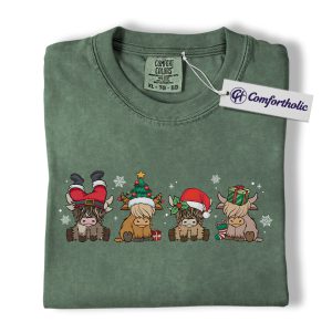 Alternative view of Highland Cow Christmas Shirt, Cute Holiday Cow T-Shirt, Funny Santa Hat Graphic Tee, Farm Animal Winter Gift, Christmas Comfort Colors Shirt