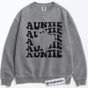 Alternative view of Spooky Auntie Sweatshirt, Ghost Aunt Pullover, Cute Retro Graphic Crewneck, Fun Fall Gift for Aunts, Halloween Comfort Colors Sweatshirt