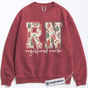 Registered Nurse Christmas Sweatshirt, RN Holiday Pullover, Cute Medical Worker Graphic Sweatshirt, Christmas Gift for Nurses & Healthcare Professionals, Christmas Comfort Colors Sweatshirt