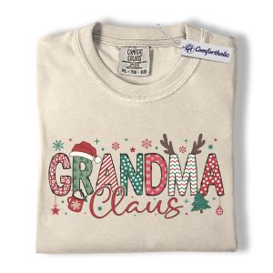 Grandma Claus Shirt, Christmas Grandma T-Shirt, Festive Holiday Family Graphic Tee, Cute Christmas Gift for Grandma,Christmas Comfort Colors Shirt