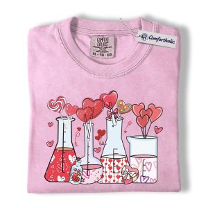 Valentine Chemistry Shirt, Cute Lab Beaker Heart Graphic Tee, Science Teacher Nerd T-Shirt, Valentine’s Day Gift for Chemists & STEM Lovers, Comfort Colors Shirt