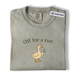 Funny Goose Shirt, Cute Running Goose Graphic Tee, Runner Gift T-Shirt, Funny Workout Gift for Runners, Comfort Colors Shirt