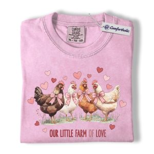 Valentine Chicken Shirt, Cute Farm Animal Bow Graphic Tee, Chicken Mom T-Shirt, Valentine’s Day Gift for Farm Lovers, Comfort Colors Shirt
