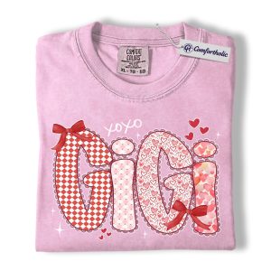 Gigi Valentine Shirt, Cute Bow Hearts Graphic Tee, Grandma Love T-Shirt, Valentine’s Day Gift for Gigi, Comfort Colors Shirt