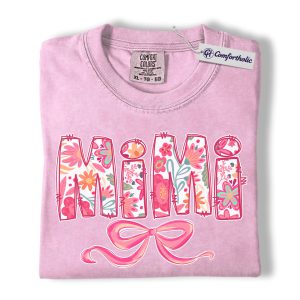 St Patrick’s Day Mama Shirt, Cute Checkered Shamrock Graphic Tee, Lucky Irish Mom T-Shirt, St Paddy’s Day Gift for Mom, Comfort Colors Shirt