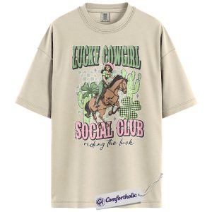 Lucky Cowgirl Shirt, Western Rodeo Graphic Tee, St Patrick’s Day Cowgirl T-Shirt, Gift for Cowgirls & Country Girls, Comfort Colors Shirt