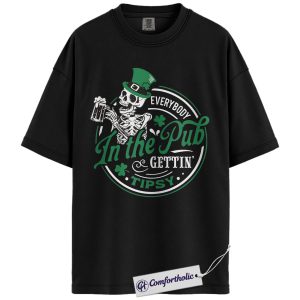 St Patrick's Day Pub Crawl Shirt, Everybody In The Pub Gettin Tipsy Skeleton Beer Graphic Tee, Funny Drinking T-Shirt for Beer Lovers, Irish Party Gift, Comfort Colors Shirt