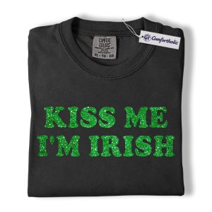 Kiss Me I’m Irish Graphic Tee, St Patrick’s Day Shirt, Lucky Irish Glitter T-Shirt, Funny Gift for Adults, Comfort Colors Shirt
