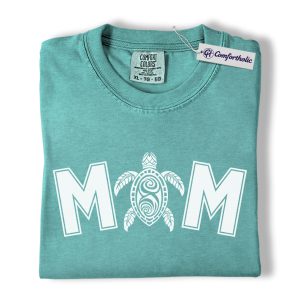 Sea Turtle Mom Shirt, MOM Turtle Graphic Tee, Ocean Lover T-Shirt for Women, Mother’s Day Gift for Mom, Comfort Colors Shirt