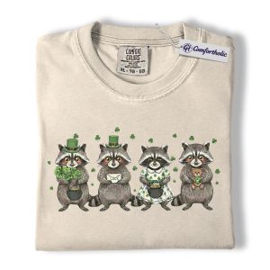 St Patrick's Day Raccoon Shirt, Cute Raccoon Shamrock Pot of Gold Graphic Tee, Irish Holiday T-Shirt, St Paddy's Day Gift for Raccoon Lovers, Comfort Colors Shirt