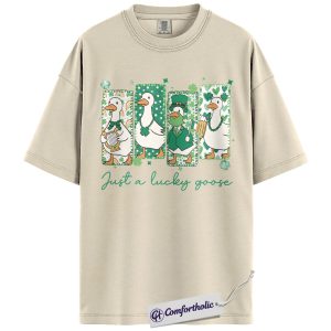 St Patrick’s Day Lucky Goose Shirt, Funny Shamrock Farm Animal Graphic Tee, Irish St Paddy’s Day Goose T-Shirt, Cute Gift for Goose Lovers, Comfort Colors Shirt