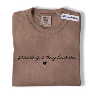 Pregnancy Announcement Shirt, Script Growing a Tiny Human Heart Graphic Tee, Mom To Be Maternity T-Shirt, Baby Shower Gift for Expecting Moms, Comfort Colors Shirt